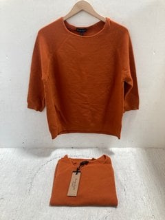 Lot 698  
            Marchington SR14 - Parcel Delivery Only 
                
2 X PHASE EIGHT ARIAH RIBBED JUMPERS IN ORANGE - SIZE MEDIUM - COMBINED ORIGINAL ...