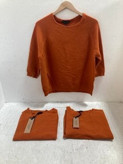 Lot 699  
            Marchington SR14 - Parcel Delivery Only 
                
3 X PHASE EIGHT ARIAH RIBBED JUMPERS IN ORANGE - SIZE MEDIUM - COMBINED ORIGINAL ...