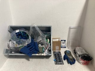 Lot 711  
            Marchington SR14 - Parcel Delivery Only 

                
QTY OF ASSORTED HARDWARE & ACCESSORIES TO INCLUDE QTY OF PORTWEST ARAMID HR CUT L...