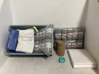 Lot 715  
            Marchington SR14 - Parcel Delivery Only 

                
QTY OF ASSORTED HOUSEHOLD ITEMS TO INCLUDE JOHN LEWIS & PARTNERS TURKISH COTTON H...