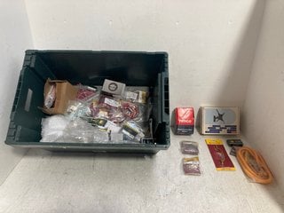 Lot 718  
            Marchington SR14 - Parcel Delivery Only 

                
QTY OF ASSORTED HARDWARE & ACCESSORIES TO INCLUDE LOGIK FULL MOTION TV MOUNT: LOC...