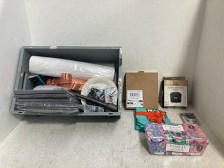 Lot 728  
            Marchington SR14 - Parcel Delivery Only 

                
QTY OF ASSORTED ITEMS TO INCLUDE SHARK CAR DETAIL KIT - MODEL XHCDCV100EUKT: LOCA...