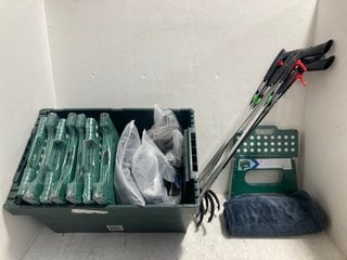 Lot 745  
            Marchington SR14 - Parcel Delivery Only 

                
QTY OF ASSORTED OUTDOOR ITEMS TO INCLUDE 3 X ONEDOT SAHARA XL MICROFIBRE DRYING T...