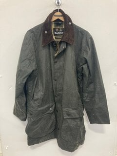Lot 752  
            Marchington SR14 - Parcel Delivery Only 

                
BARBOUR ORIGINAL BORDER WAX JACKET IN DARK GREEN - SIZE 44": LOCATION - G6