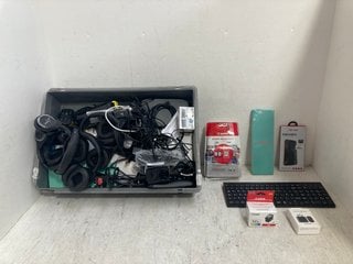 Lot 756  
            Marchington SR14 - Parcel Delivery Only 

                
QTY OF ASSORTED TECH ITEMS TO INCLUDE CANON PIXMA PHOTO VALUE PACK: LOCATION - G6