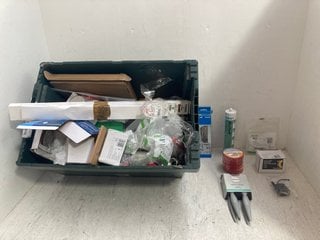 Lot 766  
            Marchington SR14 - Parcel Delivery Only 

                
QTY OF ASSORTED HARDWARE & ACCESSORIES TO INCLUDE FLOMASTA UNSLOTTED CONCEALED SP...