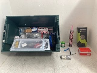 Lot 767  
            Marchington SR14 - Parcel Delivery Only 

                
QTY OF ASSORTED HARDWARE & ACCESSORIES TO INCLUDE BOX OF PERFORMANCE PLUS 6 X 240...