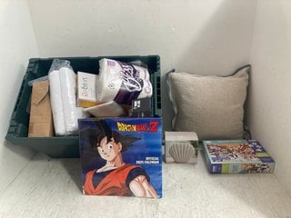 Lot 771  
            Marchington SR14 - Parcel Delivery Only 

                
QTY OF ASSORTED HOUSEHOLD ITEMS TO INCLUDE JOHN LEWIS & PARTNERS SCALLOPED LINEN ...