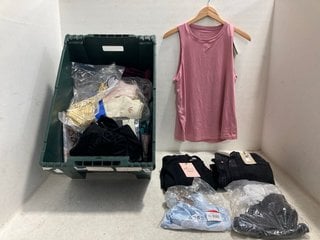 Lot 789  
            Marchington SR14 - Parcel Delivery Only 

                
QTY OF ASSORTED WOMENS CLOTHING IN VARIOUS SIZES TO INCLUDE SWEATY BETTY POWER WO...