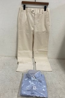 Lot 799  
            Marchington SR14 - Parcel Delivery Only 

                
CHARLES TYRWHITT L/S SLIM FIT PINSTRIPE SHIRT IN BLUE/WHITE - SIZE 38" TO INCLUDE...