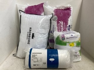 Lot 810  
            Marchington SR14 - Parcel Delivery Only 

                
5 X ASSORTED HOUSEHOLD FURNISHINGS TO INCLUDE KRONBORG SVALIA GOLD FIBRE PILLOW: ...