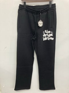 Lot 815  
            Marchington SR14 - Parcel Delivery Only 

                
DREAM IS FREE CLOUD JOGGERS IN BLACK - SIZE MEDIUM: LOCATION - G3