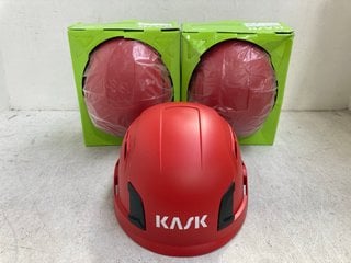Lot 817  
            Marchington SR14 - Parcel Delivery Only 

                
3 X KASK ZENITH PL HELMETS IN RED - SIZE UNI: LOCATION - G3