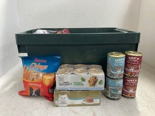 Lot 823  
            Marchington SR14 - Parcel Delivery Only 
                
QTY OF ASSORTED PET ITEMS TO INCLUDE PACK OF 12 PURINA GOURMET NATURES CREATION C...