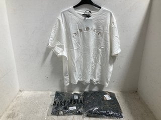 Lot 830  
            Marchington SR14 - Parcel Delivery Only 
                
3 X DISTURBIA WOMENS CLOTHING IN UK SIZE 20 TO INCLUDE HEMLOCK BUTTON UP CROP TOP...