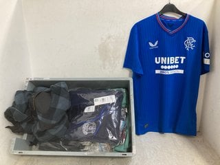 Lot 842  
            Marchington SR14 - Parcel Delivery Only 
                
QTY OF ASSORTED MENS CLOTHING IN VARIOUS SIZES TO INCLUDE BOSS PACK OF 3 POWER BO...