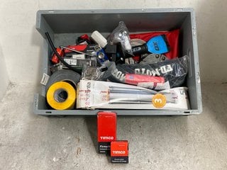 Lot 843  
            Marchington SR14 - Parcel Delivery Only 
                
QTY OF ASSORTED HARDWARE & ACCESSORIES TO INCLUDE FD-MOTO SECURITY CHAIN LOCK: LO...
