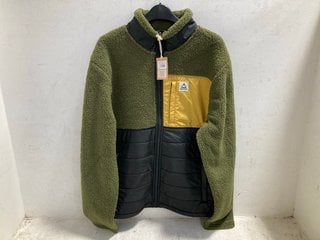 Lot 864  
            Marchington SR14 - Parcel Delivery Only 

                
PASSENGER BORN EXPLORER RECYCLED FULL ZIP SHERPA FLEECE - KHAKI - SIZE MEDIUM - O...