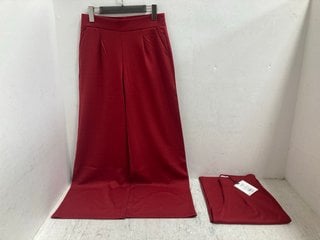 Lot 905  
            Marchington SR14 - Parcel Delivery Only 
                
2 X ICHI KATE SUS LONG WIDE TROUSERS IN RED - SIZE XS & SMALL: LOCATION - G2