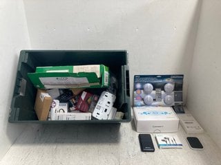 Lot 913  
            Marchington SR14 - Parcel Delivery Only 
                
QTY OF ASSORTED TECH ITEMS TO INCLUDE LEXMARK ONE BLACK HIGH YIELD PRINT CARTRIDG...