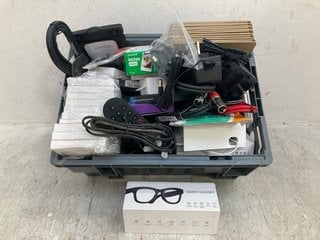 Lot 926  
            Marchington SR14 - Parcel Delivery Only 
                
QTY OF ASSORTED TECH ITEMS TO INCLUDE AI SMART GLASSES(SEALED)7: LOCATION - F2