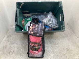 Lot 936  
            Marchington SR14 - Parcel Delivery Only 
                
QTY OF ASSORTED SPORTS ITEMS TO INCLUDE CALLAWAY WEATHER SPANN PACK OF 2 GOLF GLO...