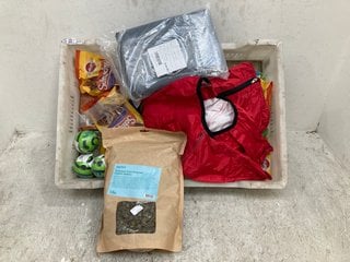 Lot 937  
            Marchington SR14 - Parcel Delivery Only 
                
QTY OF ASSORTED PET ITEMS TO INCLUDE HAYBOX 1.5KG PREMIUM COLD PRESSED RABBIT PEL...