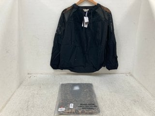 Lot 976  
            Marchington SR14 - Parcel Delivery Only 

                
SARTA EMMY BLACK LACE COTTON BLOUSE - SIZE MEDIUM TO INCLUDE SARTA ELISE LEOPARD ...