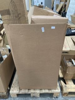 Lot 101  
            Marchington SR18 - Delivery or Collection 
                
PALLET OF ASSORTED ITEMS TO INCLUDE VOUNOT 3M UMBRELLA WITH TENSIONING STRAPS IN ...
