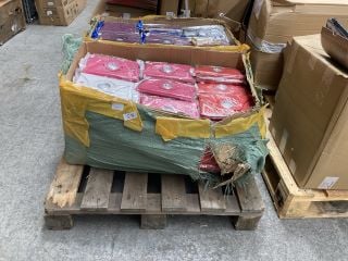 Lot 123  
            Marchington SR18 - Delivery or Collection 
                
QTY OF ASSORTED TABLET COVERS IN VARIOUS COLOURS: LOCATION - A7 (KERBSIDE PALLET ...