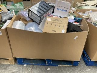 Lot 142  
            Marchington SR18 - Delivery or Collection 
                
PALLET OF ASSORTED HOUSEHOLD ITEMS TO INCLUDE GUROO ST38 STRING LIGHTS: LOCATION ...