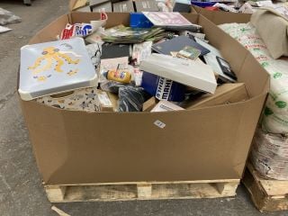 Lot 145  
            Marchington SR18 - Delivery or Collection 
                
PALLET OF ASSORTED ITEMS TO INCLUDE MAHLE AIR FILTER: LOCATION - A7 (KERBSIDE PAL...