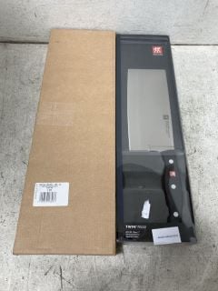 Lot 195  
            Marchington SR18 - Collection 

                
(COLLECTION ONLY) 2 X ZWILLING TWIN POLLUX CHINESE CHEF'S KNIVES - 185MM / 7" (18...