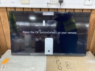 Lot 217  
            Marchington SR18 - Delivery or Collection 

                
LG 43 LQ60006LA SMART FULL HD HDR LED TV - ORIGINAL RRP £199: LOCATION - AR1