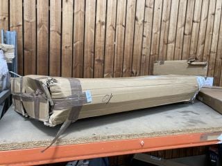 Lot 230  
            Marchington SR18 - Delivery or Collection 

                
SACK TRUCK TROLLEY WITH SOLID TYRES 600 LBS: LOCATION - AR3