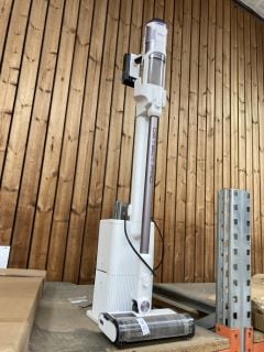 Lot 232  
            Marchington SR18 - Delivery or Collection 

                
SHARK DETECT PRO CORDLESS PET VACUUM CLEANER AUTO-EMTRY SYSTEM - ORIGINAL RRP £44...