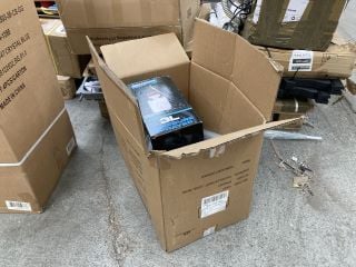 Lot 24  
            Marchington SR18 - Delivery or Collection 
                
QTY OF ASSORTED HARDWARE ITEMS TO INCLUDE AQUADRIVE 3L PRESSURE SPRAYER: LOCATION...