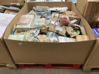 Lot 274  
            Marchington SR18 - Delivery or Collection 

                
PALLET OF ASSORTED ITEMS TO INCLUDE QTY OF SCOTCH SOFA SLIDERS: LOCATION - B1 (KE...