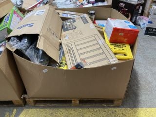 Lot 276  
            Marchington SR18 - Delivery or Collection 

                
PALLET OF ASSORTED ITEMS TO INCLUDE WOODEN BED RAIL - SIZE: 90 X 38CM: LOCATION -...