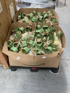 Lot 284  
            Marchington SR18 - Delivery or Collection 

                
PALLET OF EXTRA SELECT BIRD SEED MIX TO ALSO INCLUDE QTY OF PEANUT BUTTER BIRD FE...