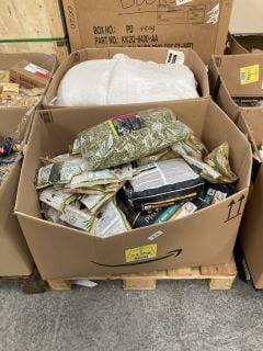 Lot 290  
            Marchington SR18 - Delivery or Collection 

                
PALLET OF ASSORTED PET ITEMS TO INCLUDE 10L TORTOISE EDIBLE BEDDING: LOCATION - B...