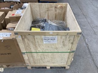 Lot 298  
            Marchington SR18 - Delivery or Collection 

                
PALLET OF ASSORTED ITEMS TO INCLUDE CHISWICK SOFT FAUX LEATHER STEERING WHEEL COV...