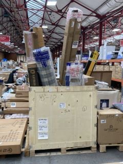 Lot 302  
            Marchington SR18 - Collection 

                
(COLLECTION ONLY) PALLET OF ASSORTED HOUSEHOLD ITEMS TO INCLUDE QTY OF OAK LAMINA...