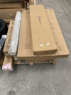 Lot 315  
            Marchington SR18 - Delivery or Collection 

                
PALLET OF ASSORTED ITEMS TO INCLUDE BADMINTON NET - 955 X 210 X 140MM: LOCATION - B3