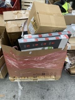 Lot 327  
            Marchington SR18 - Delivery or Collection 

                
PALLET OF ASSORTED ITEMS TO INCLUDE BOX OF 50 PACKS PLASTIC CLOTHES COVERS PROTEC...