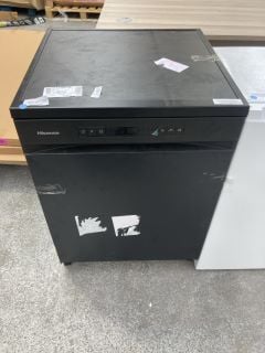 Lot 336  
            Marchington SR18 - Delivery or Collection 

                
HISENSE - HS622E90BUK FULL SIZE DISHWASHER IN BLACK - ORIGINAL RRP £319: LOCATION...