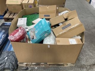 Lot 347  
            Marchington SR18 - Delivery or Collection 

                
PALLET OF ASSORTED HOUSEHOLD ITEMS TO INCLUDE SENSSUM ELECTRONIC KITCHEN SCALE: L...