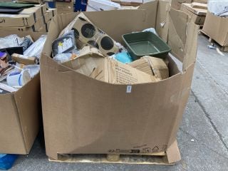 Lot 373  
            Marchington SR18 - Delivery or Collection 

                
PALLET OF ASSORTED ITEMS TO INCLUDE TR HILLSBRAD PET STAIRS: LOCATION - B6 (KERBS...