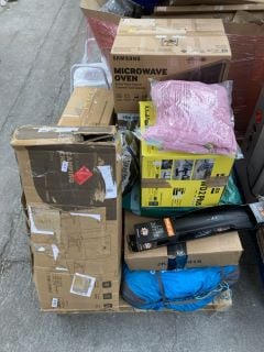Lot 38  
            Marchington SR18 - Delivery or Collection 
                
PALLET OF ASSORTED HOUSEHOLD ITEMS TO INCLUDE SAMSUNG 23L MICROWAVE OVEN IN BLACK...