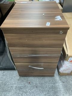 Lot 68  
            Marchington SR18 - Delivery or Collection 
                
3 DRAWER FILING CABINET: LOCATION - A5